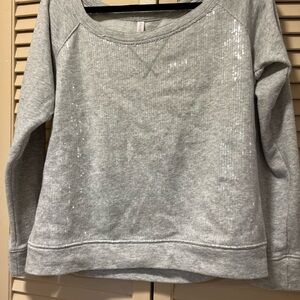 Xhilaration sweat-shirt sparkling. Size L